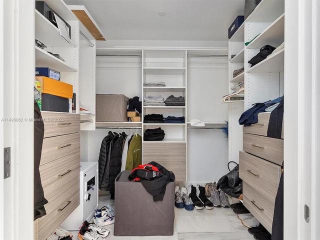 700 NE 26th terrace # 5301, Miami FL 33137