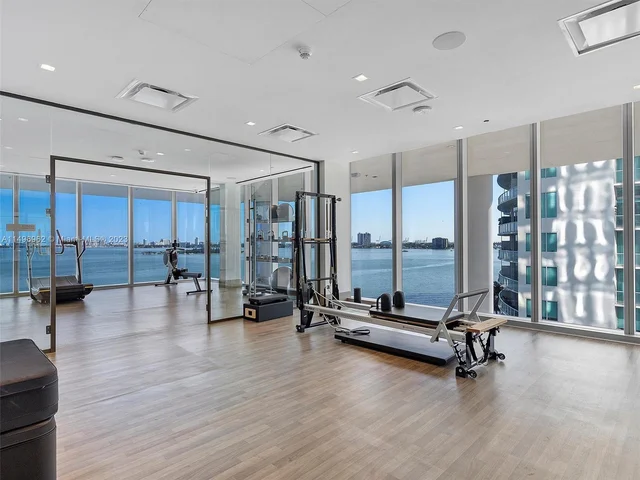 700 NE 26th terrace # 5301, Miami FL 33137