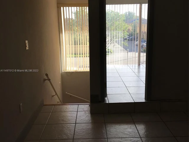 1305 W 46th St # 220, Hialeah FL 33012