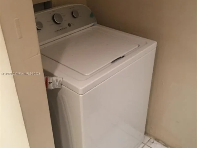 1305 W 46th St # 220, Hialeah FL 33012