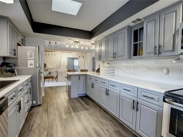 1645 SW 97th Ave, Miami FL 33165