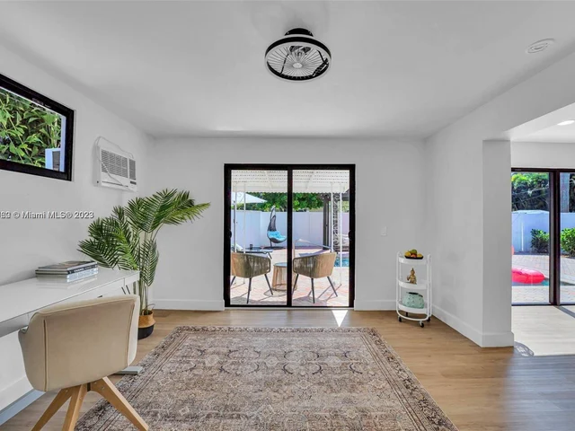 1514 Liberty St, Hollywood FL 33020