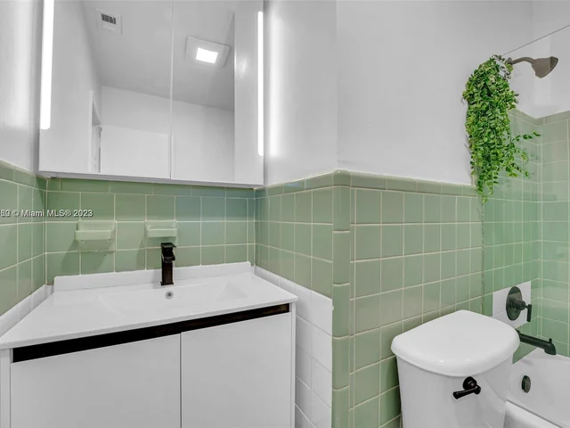 1514 Liberty St, Hollywood FL 33020