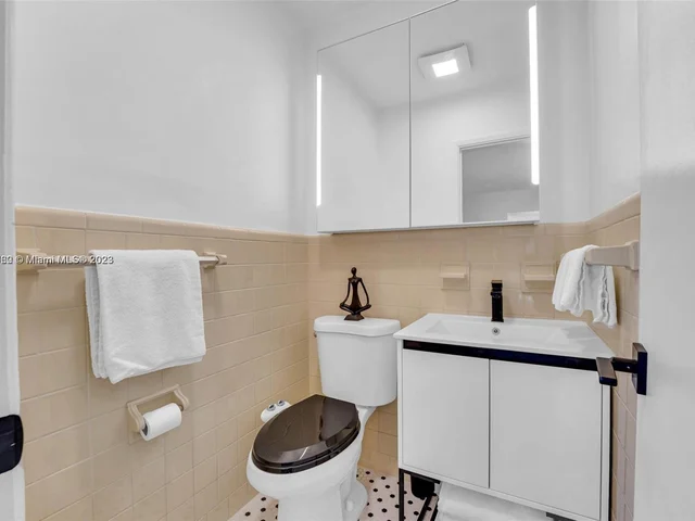 1514 Liberty St, Hollywood FL 33020