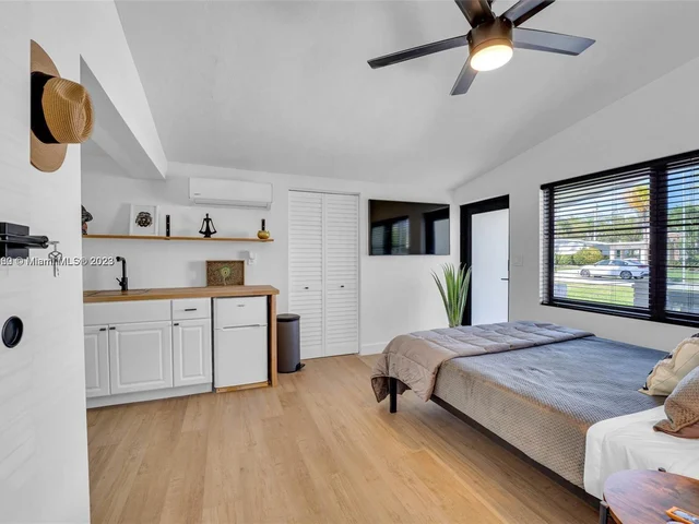 1514 Liberty St, Hollywood FL 33020