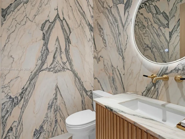 7310 SW 104th St, Pinecrest FL 33156