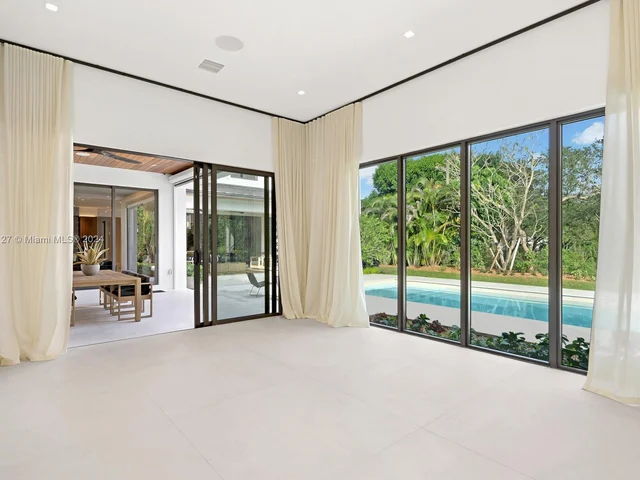 7310 SW 104th St, Pinecrest FL 33156