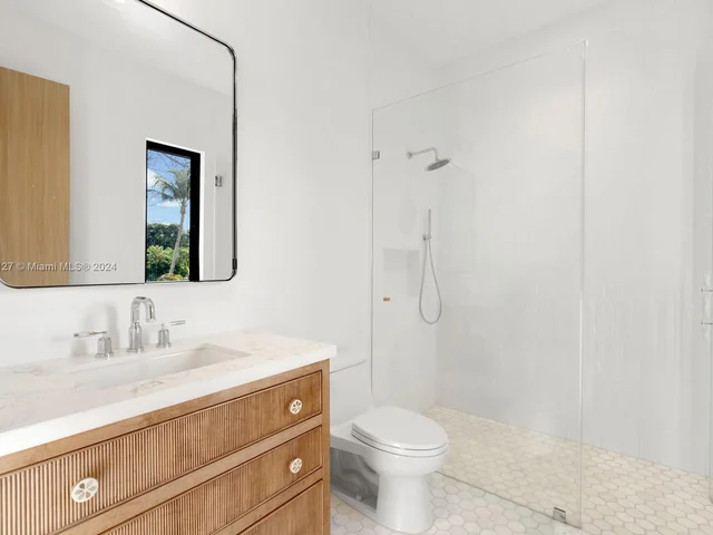 7310 SW 104th St, Pinecrest FL 33156