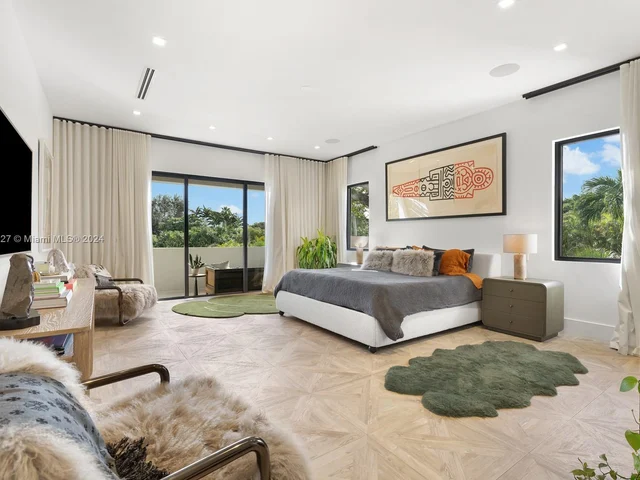 7310 SW 104th St, Pinecrest FL 33156