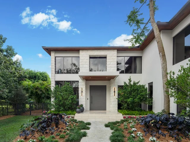 7310 SW 104th St, Pinecrest FL 33156