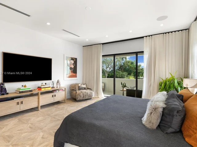 7310 SW 104th St, Pinecrest FL 33156