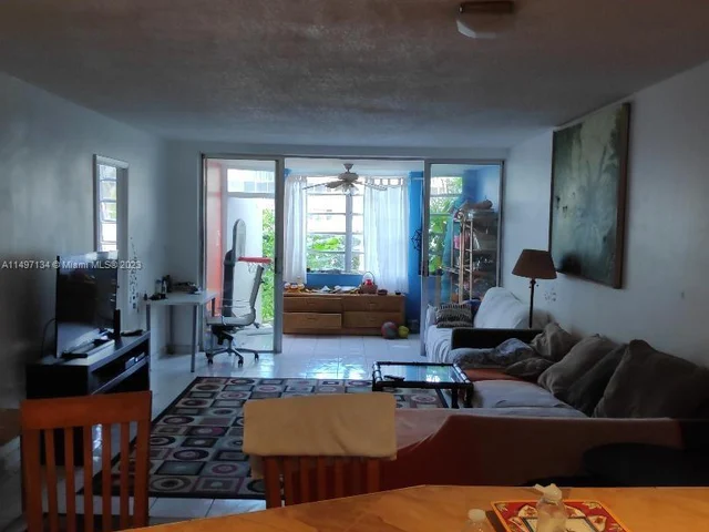 1710 NE 191st St # 3, Miami FL 33179