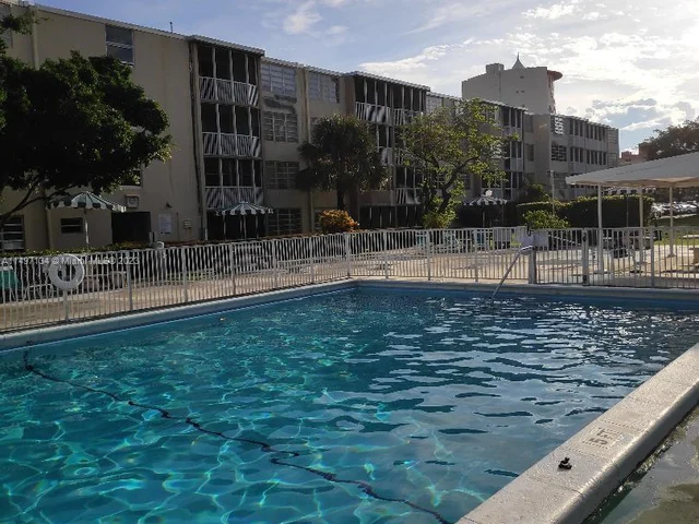 1710 NE 191st St # 3, Miami FL 33179