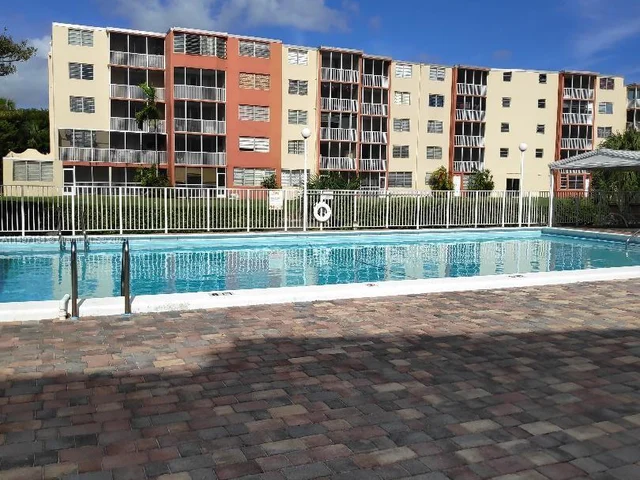 1710 NE 191st St # 3, Miami FL 33179