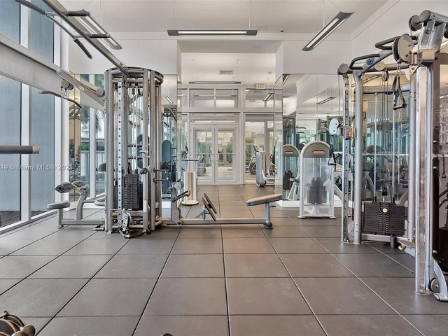 90 SW 3rd St # 4105, Miami FL 33130