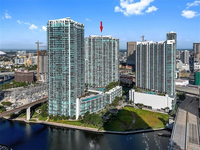 90 SW 3rd St # 4105, Miami FL 33130