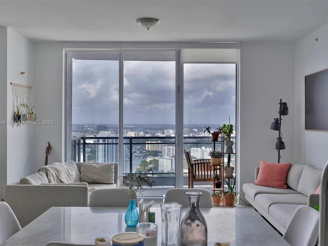 90 SW 3rd St # 4105, Miami FL 33130