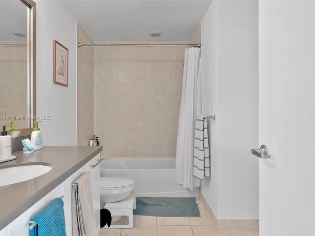 90 SW 3rd St # 4105, Miami FL 33130