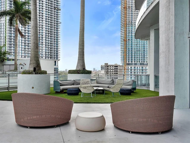 90 SW 3rd St # 4105, Miami FL 33130