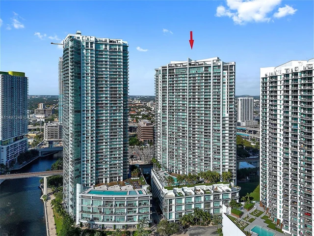 90 SW 3rd St # 4105, Miami FL 33130