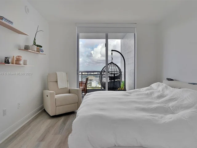 90 SW 3rd St # 4105, Miami FL 33130