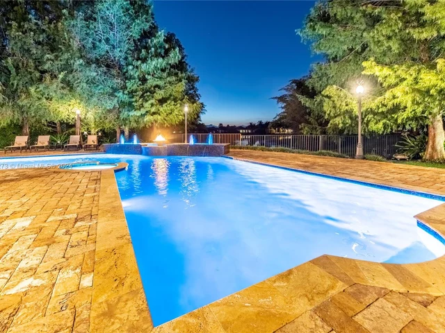 15093 SW 16th St, Davie FL 33326