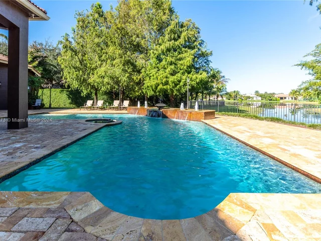 15093 SW 16th St, Davie FL 33326