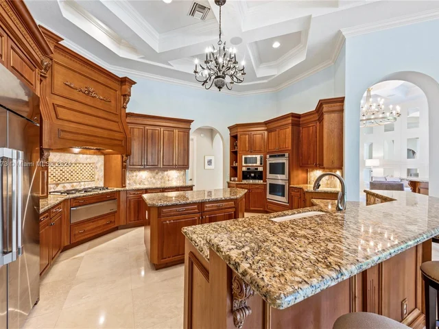 15093 SW 16th St, Davie FL 33326