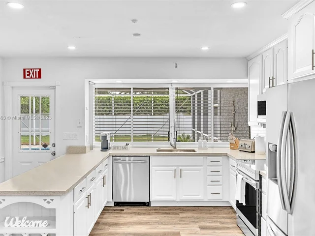 5200 Monroe St, Hollywood FL 33021