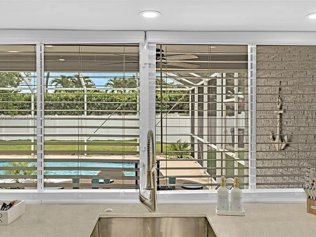 5200 Monroe St, Hollywood FL 33021