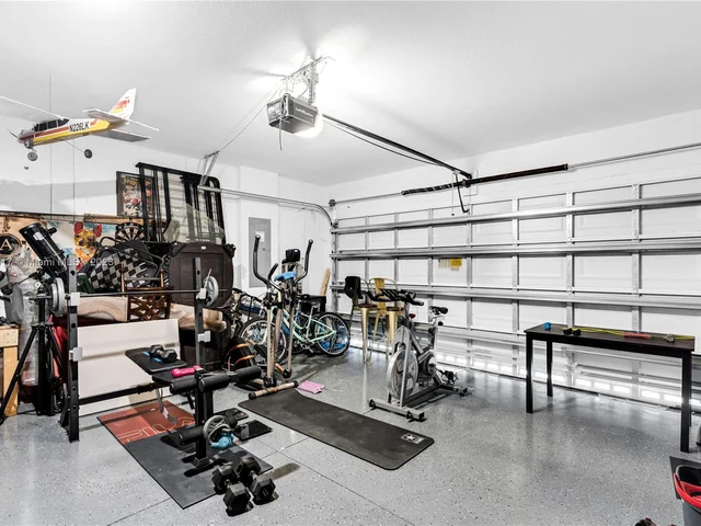 585 NE 6th Pl, Florida City FL 33034