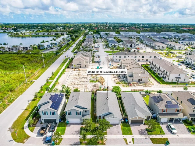 585 NE 6th Pl, Florida City FL 33034