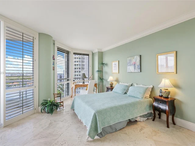 21150 NE 38th Ave # 1804, Miami FL 33180