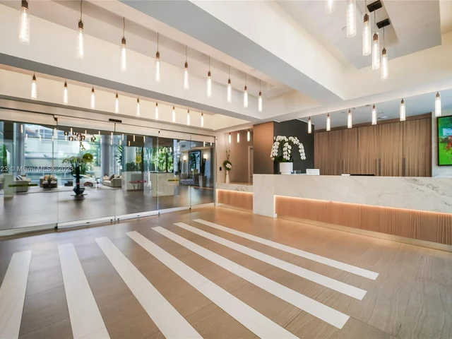 21150 NE 38th Ave # 1804, Miami FL 33180