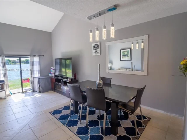 4287 S Pine Island Rd, Davie FL 33328