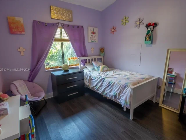 4287 S Pine Island Rd, Davie FL 33328