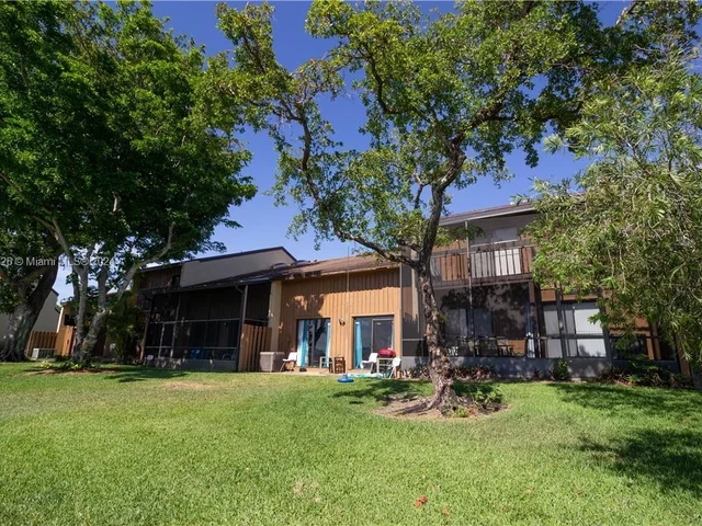 4287 S Pine Island Rd, Davie FL 33328