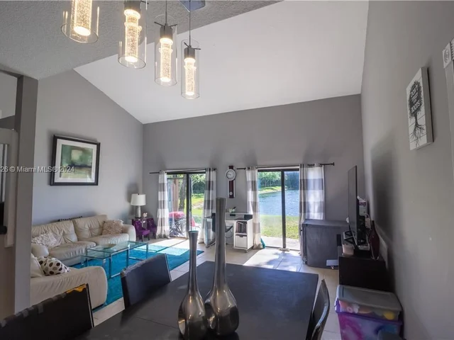 4287 S Pine Island Rd, Davie FL 33328