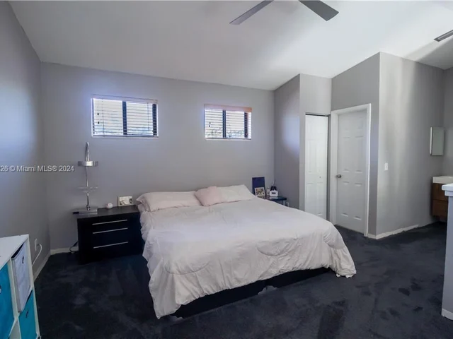 4287 S Pine Island Rd, Davie FL 33328