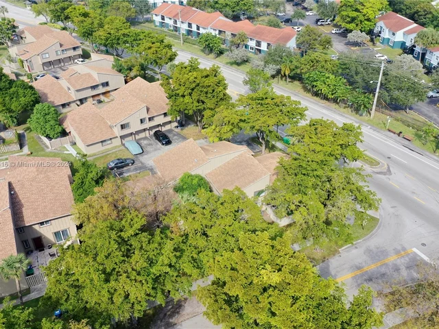 2107 NW 56th Ave, Lauderhill FL 33313