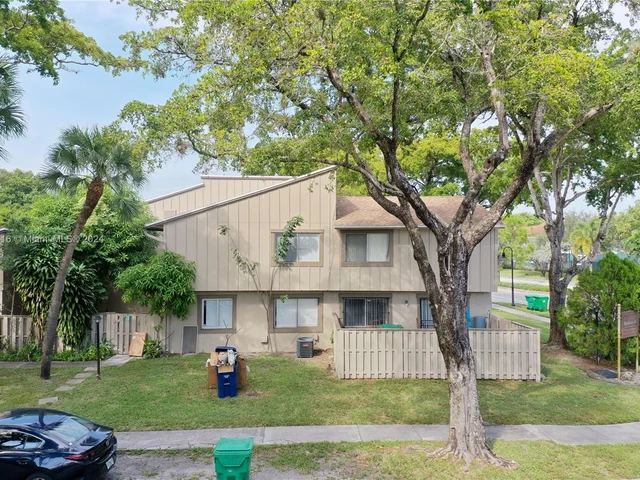 2107 NW 56th Ave, Lauderhill FL 33313