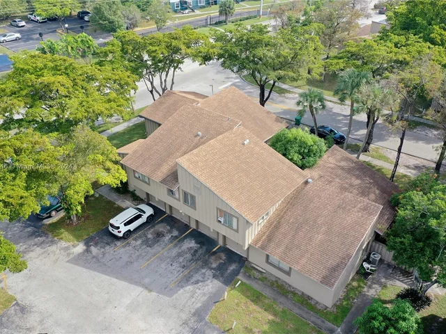 2107 NW 56th Ave, Lauderhill FL 33313