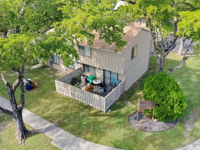 2107 NW 56th Ave, Lauderhill FL 33313