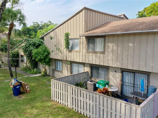 2107 NW 56th Ave, Lauderhill FL 33313