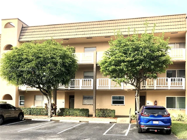 9320 Sunrise Lakes Blvd # 308, Sunrise FL 33322