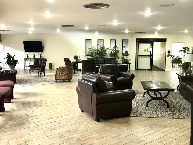 9320 Sunrise Lakes Blvd # 308, Sunrise FL 33322