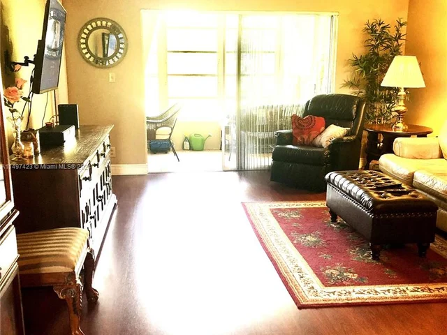 9320 Sunrise Lakes Blvd # 308, Sunrise FL 33322