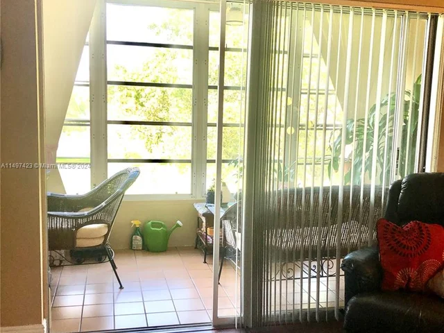 9320 Sunrise Lakes Blvd # 308, Sunrise FL 33322