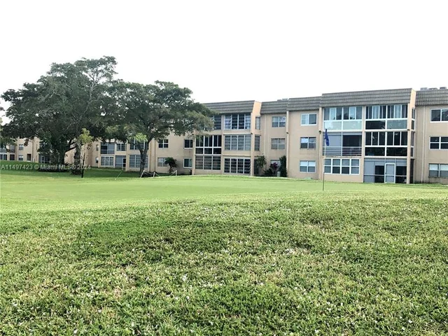 9320 Sunrise Lakes Blvd # 308, Sunrise FL 33322