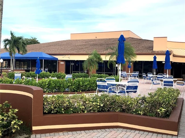 9320 Sunrise Lakes Blvd # 308, Sunrise FL 33322